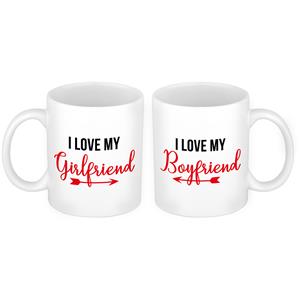 Bellatio I love my girlfriend and boyfriend cadeau beker set voor Valentijnsdag 300 ml -