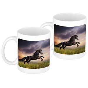 Bellatio 2x stuks zwart paard in weide mok / beker wit 300 ml -