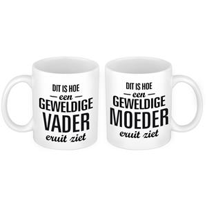Bellatio Dit is hoe een geweldige vader en moeder eruit ziet mok - Cadeau beker set voor Papa en Mama -