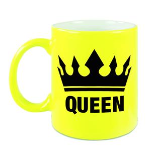 Bellatio Cadeau Queen mok/ beker fluor neon geel met zwarte bedrukking 300 ml -