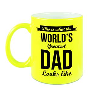 Bellatio Worlds Greatest Dad cadeau koffiemok / theebeker neon geel 330 ml -