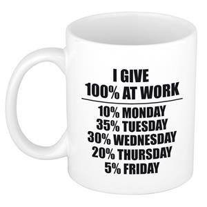 Bellatio I give 100 percent at work kado mok / beker wit en zwart - afscheidscadeau collega -