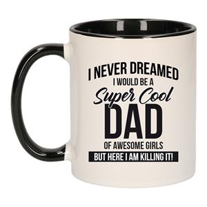 Bellatio Cool dad of awesome girls mok / beker zwart wit 300 ml - Cadeau mokken - Papa/ Vaderdag -