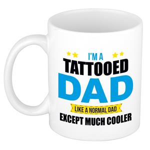 Bellatio Tattooed dad mok / beker wit 300 ml - Cadeau mokken - Papa/ Vaderdag -