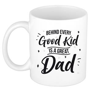 Bellatio Good kid Great dad mok / beker wit 300 ml - Cadeau mokken - Papa/ Vaderdag -