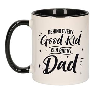 Bellatio Good kid Great dad mok / beker zwart wit 300 ml - Cadeau mokken - Papa/ Vaderdag -