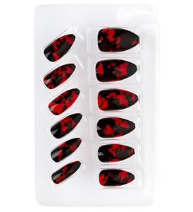 Stiletto nagels bloed