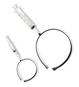 Haarband injectienaald door hoofd