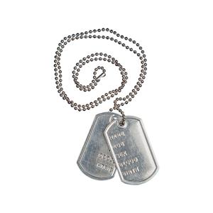 Naamplaatje aan ketting voor soldaat