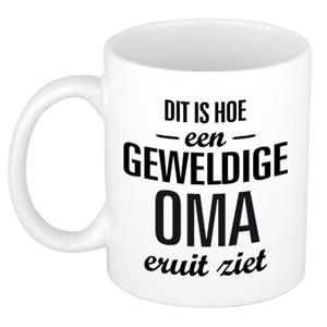 Dit Is Hoe Een Geweldige Oma Eruitziet Cadeau Koffiemok / Theebeker - Wit - 300 Ml - Verjaardag / Bedankje