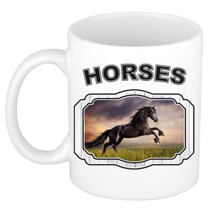Dieren Liefhebber Zwart Paard Mok 300 Ml - Kerramiek - Cadeau Beker / Mok Paarden Liefhebber