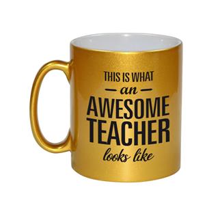 This Is What An Awesome Teacher Looks Like Tekst Cadeau Gouden Mok / Beker - 330 Ml - Juffen / Meester Dag Kado