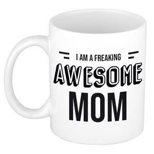 Mama Cadeau Mok / Beker Met Tekst I Am A Freaking Awesome Mom - Kado Mokken / Bekers - Verjaardag - Cadeau Moeder