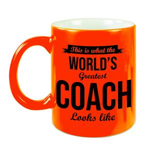 What The Worlds Greatest Coach Looks Like Mok - Cadeau Mok/beker - Neon Oranje - 330 Ml - Trainer Bedankt Cadeau