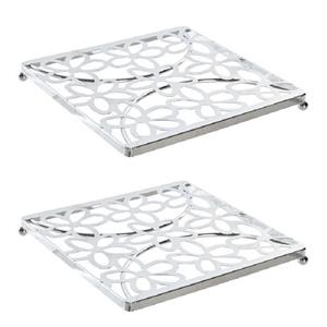 2x Stuks Metalen Zilveren Pannenonderzetters Vierkant Met Bloemenprint 18 Cm - Panonderzetters