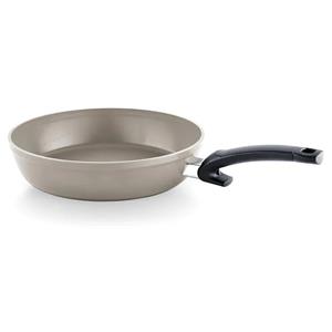 Fissler Bratpfanne »Ceratal Comfort«, Aluminium (1-tlg), Zum schonenden und krossen Braten von Fleisch, Gemüse oder Eierspeisen keramische Antihaftbeschichtung frei von PFAS/PTFE Hand