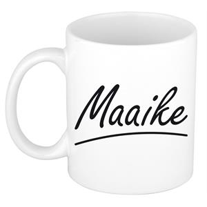 Bellatio Maaike naam cadeau mok / beker sierlijke letters - Cadeau collega/ moederdag/ verjaardag of persoonlijke voornaam mok werknemers
