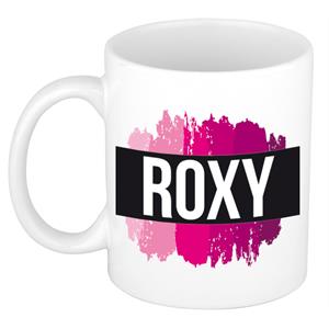 Bellatio Roxy naam cadeau mok / beker met roze verfstrepen - Cadeau collega/ moederdag/ verjaardag of als persoonlijke mok werknemers