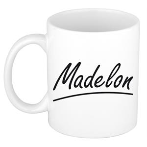 Bellatio Madelon naam cadeau mok / beker sierlijke letters - Cadeau collega/ moederdag/ verjaardag of persoonlijke voornaam mok werknemers