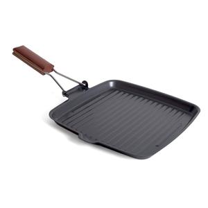 Zwarte metalen grillpan 26 cm met inklapbaar houten handvat -
