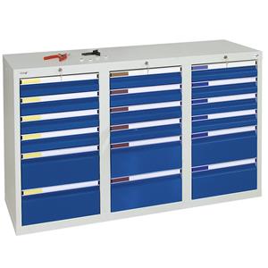 Ladekast, h x b x d = 900 x 1500 x 500 mm, 12 laden 100 mm, 6 laden 200 mm hoog, kastframe grijs, laden gentiaanblauw