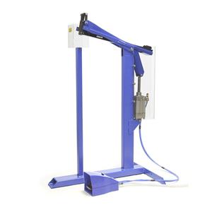 Ratioform Vaststaande nietmachine, voor het nieten van bodems, pneumatisch voor nietjes van 15 - 22 mm