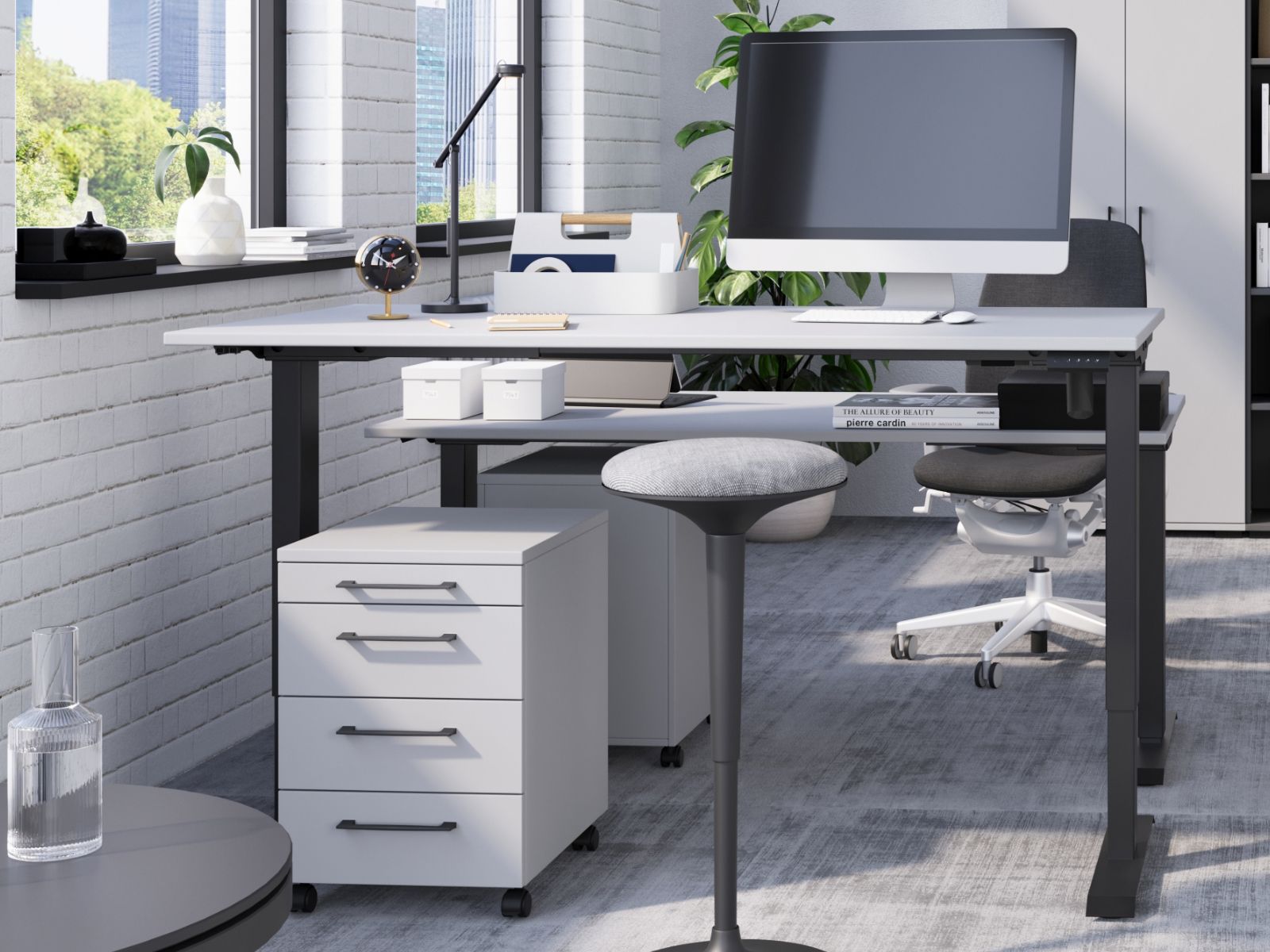 Mobistoxx Elektrisch verstelbaar bureau POLYGON 140 cm lichtgrijs/zwart