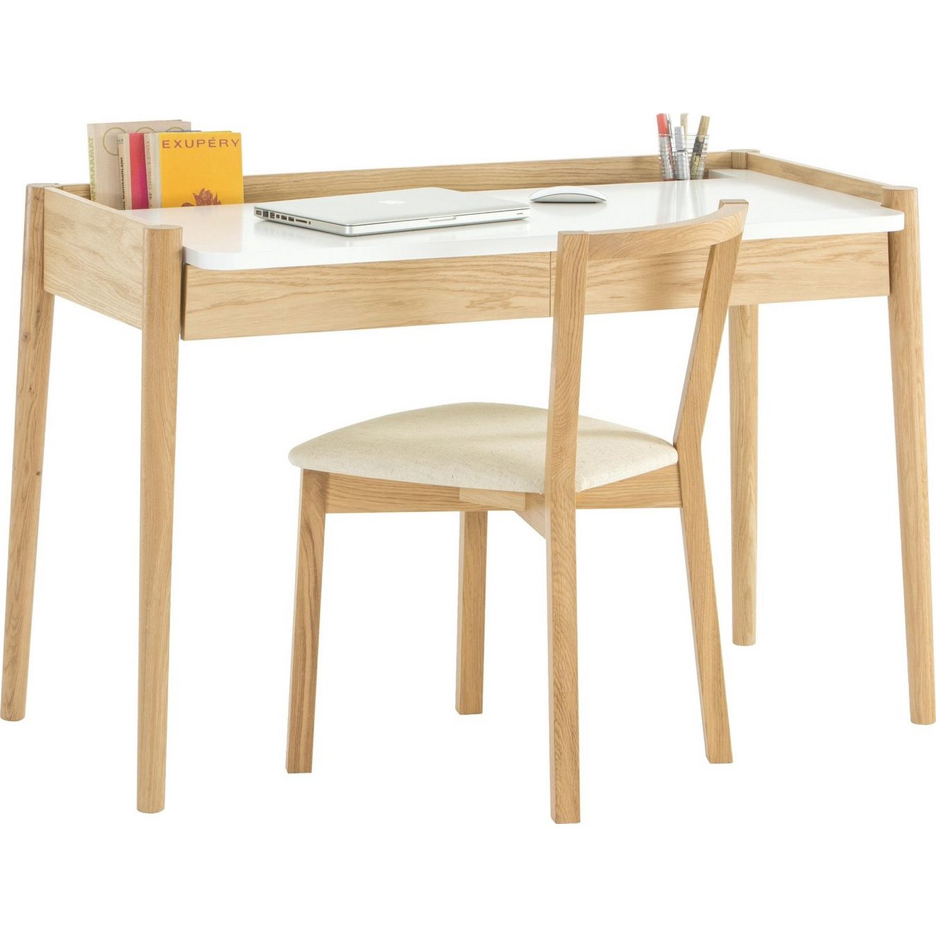 Woodman Bureau Feldbach in eenvoudige scandinavisch design