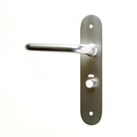 D4E Deurkrukgarnituur aluminium op schild 45x210mm, D-model F1 afgerond model WC 8x63 RS