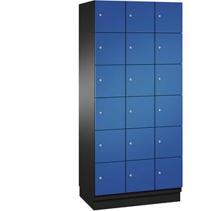 C+P CAMBIO-lockerkast met plaatstalen deuren, 18 vakken, breedte 900 mm, kastframe lichtgrijs / deur gentiaanblauw