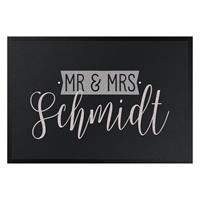 Klebefieber Fußmatte Mr und Mrs Wunschtext kursiv