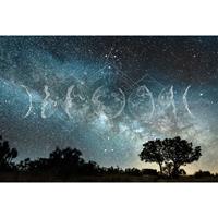 A.S. CREATIONS A.s.creations - DD117760 MoonPhases1 Atelier 47 fototapete himmel mond wald sternenhimmel 270 x 400 cm (4 Teile) Fototapeten online entdecken - Blau,