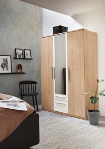 Priess Kleiderschrank