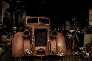 Papermoon Fototapete »Altes Auto«, Vliestapete, hochwertiger Digitaldruck, inklusive Kleister