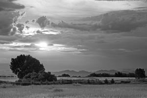 Papermoon Fototapete "Landschaft Schwarz & Weiß"