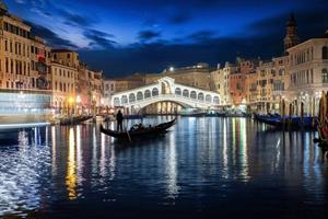Papermoon Fototapete Venedig bei Nacht, Vliestapete, hochwertiger Digitaldruck, inklusive Kleister