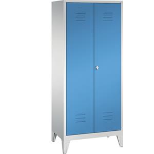 C+P CLASSIC Garderobenschrank mit Füßen, 4 Fachböden, Kleiderstange, Abteile 2 x 400 mm, lichtgrau / lichtblau