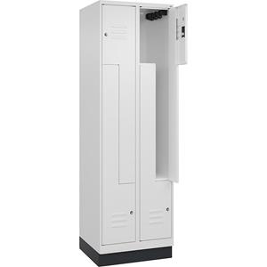 C+P Z-kledingkast Classic PLUS, 2 compartimenten, verkeerswit, b = 600 mm, met bodemsokkel, cilinderslot