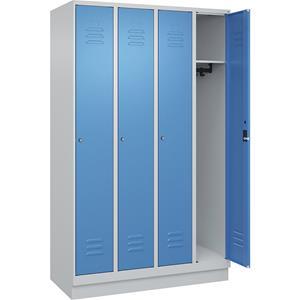 C+P Kledingkast Classic PLUS, 4 compartimenten, lichtgrijs / lichtblauw, b = 1200 mm, met bodemsokkel, cilinderslot