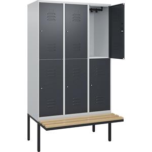 C+P Kledingkast Classic PLUS met twee verdiepingen en zitbank, 3 compartimenten, lichtgrijs / grijs, b = 1200 mm, cilinderslot, vrijdragend, beuken-hardhout