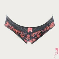 bb(benefit) BB Slip Mama Hannah Zwart/Coral een echt tropisch plaatje