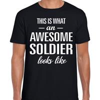 Bellatio Decorations Awesome soldier / soldaat cadeau shirt zwart heren -