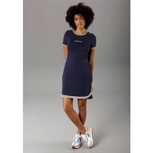 Aniston CASUAL Jerseykleid, mit raffiniertem Saum