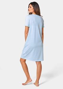 goldnerfashion Nachthemd met knopenlijst en korte mouwen - hellblau / weiß / gedess. -