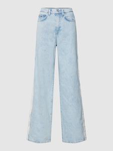 Tapered fit jeans met labelpatch, model 'CLAIRE'