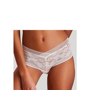 s.Oliver Stringpanty, aus modischer, dezent transparenter Spitze