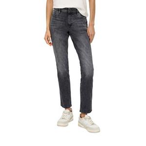 s.Oliver Stretch-Jeans, mit Leder-Badge hinten am Bund