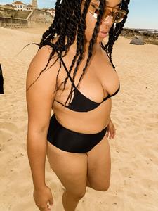 Matteau Petite triangel bikinitop - Zwart