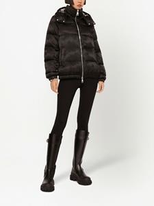 dolce&gabbana Dolce & Gabbana Satijnen donsjack met DG-logo jacquard - Zwart