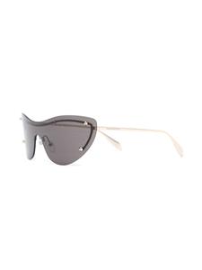 alexandermcqueeneyewear Alexander McQueen Eyewear Zonnebril met cat-eye studs - Goud